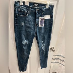 NWT women’s Levi high rise skinny jeans size 14/32W